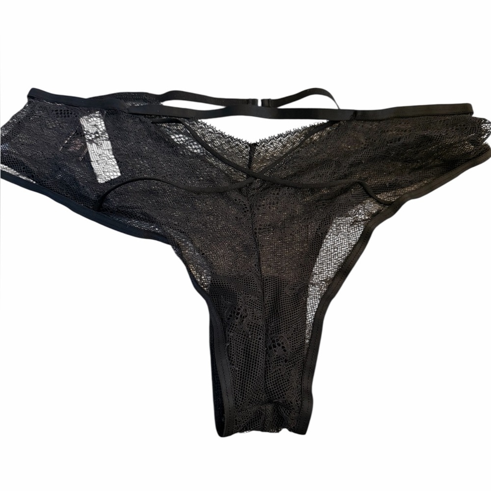 NWT Victoria Secret Black Lace Panty (L)